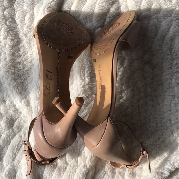 Vince Camuto Tan Heels - Picture 3 of 3